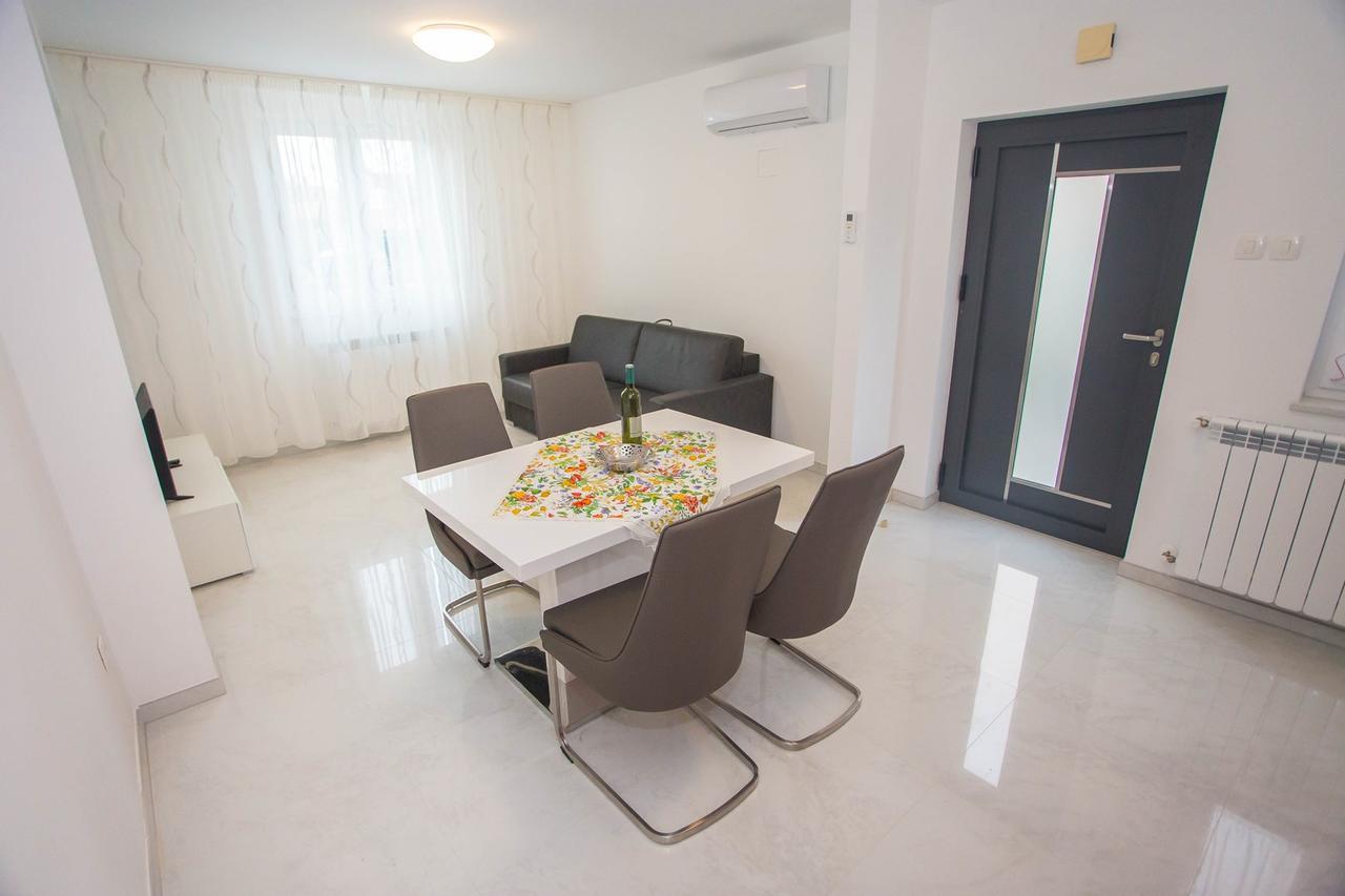 Apartment Aldo II Пореч Екстериор снимка